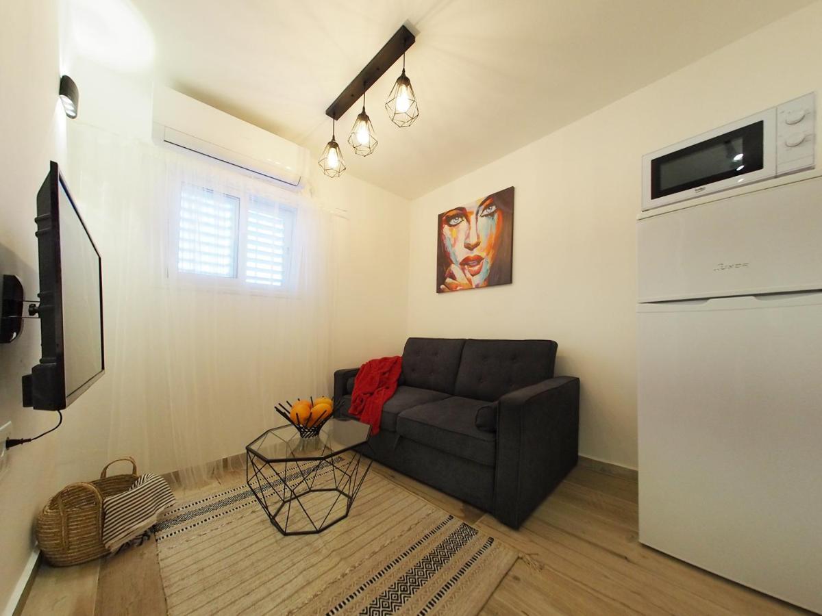 בת ים Studio Ariana And Patio מראה חיצוני תמונה